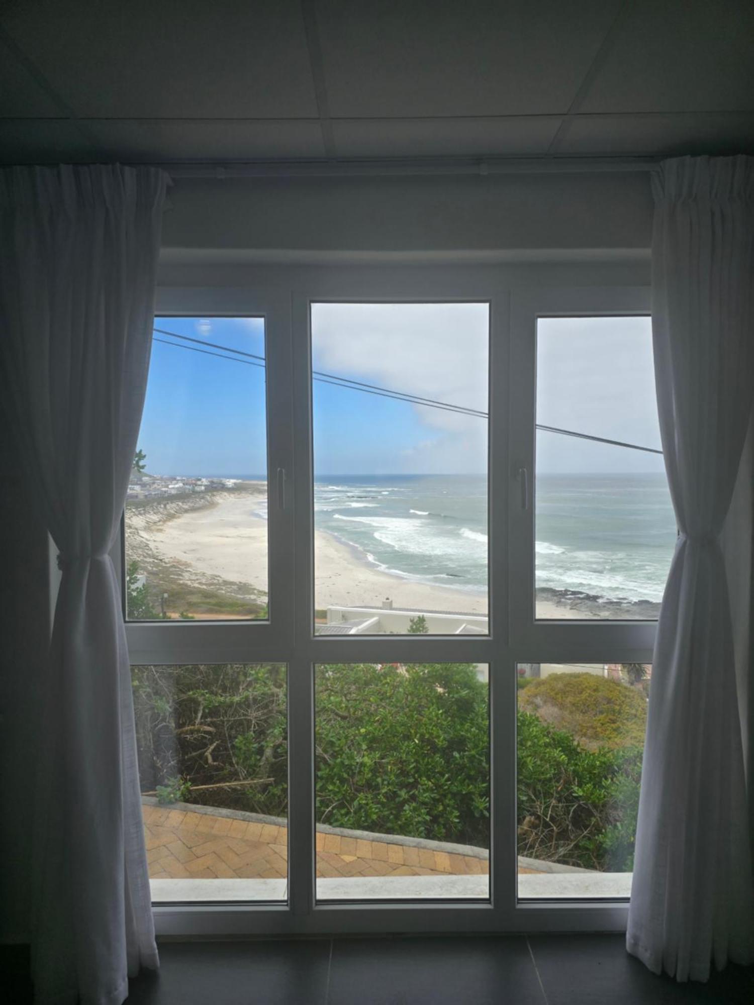 Swept Away Guesthouse - No-Loadshedding Yzerfontein Exteriér fotografie